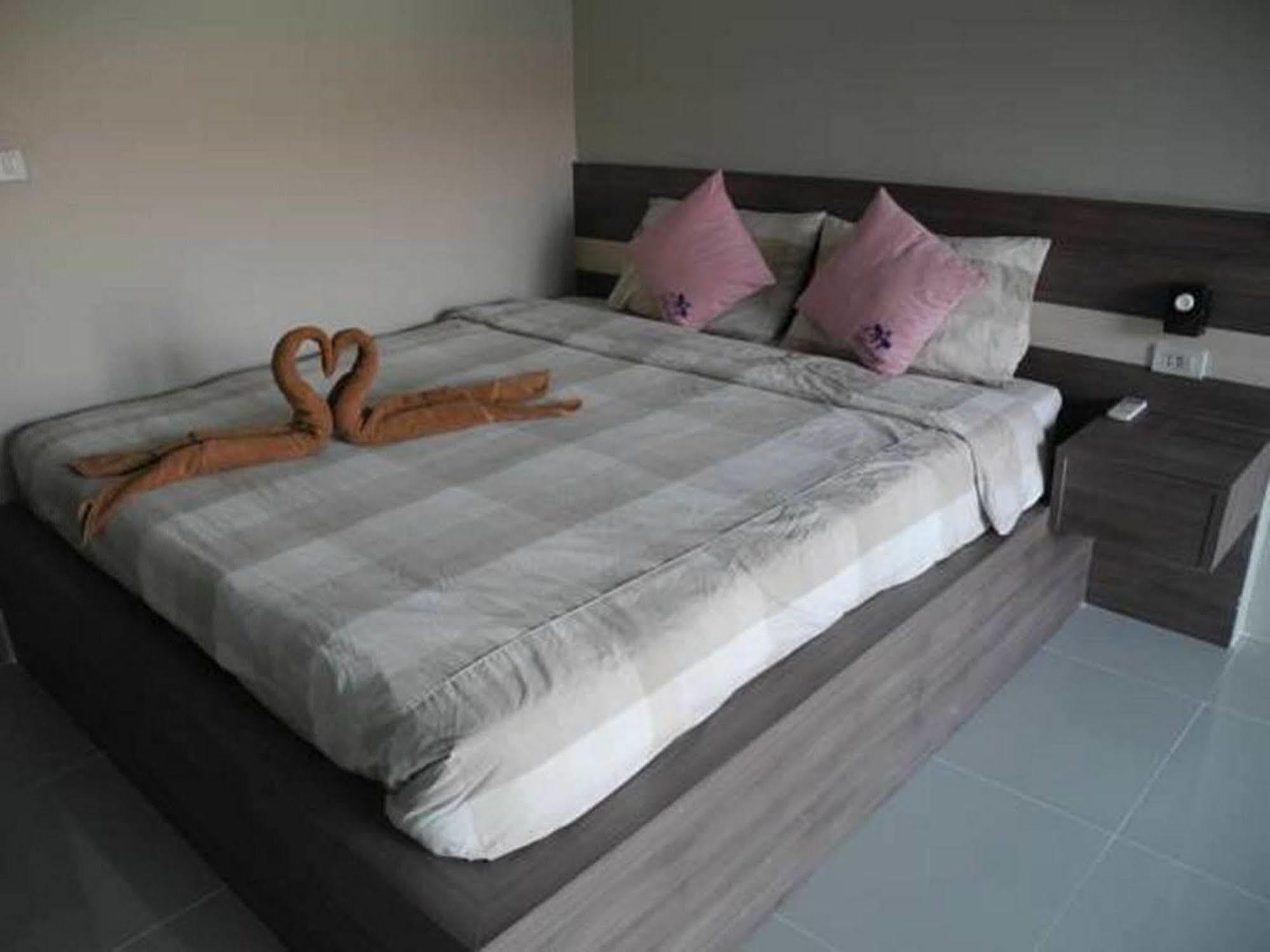 Bee Orchid Pool Villa Pattaya Luaran gambar